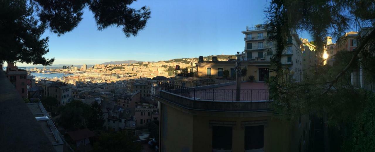 Old Port Apartment 4 Beds Genua Exterior foto