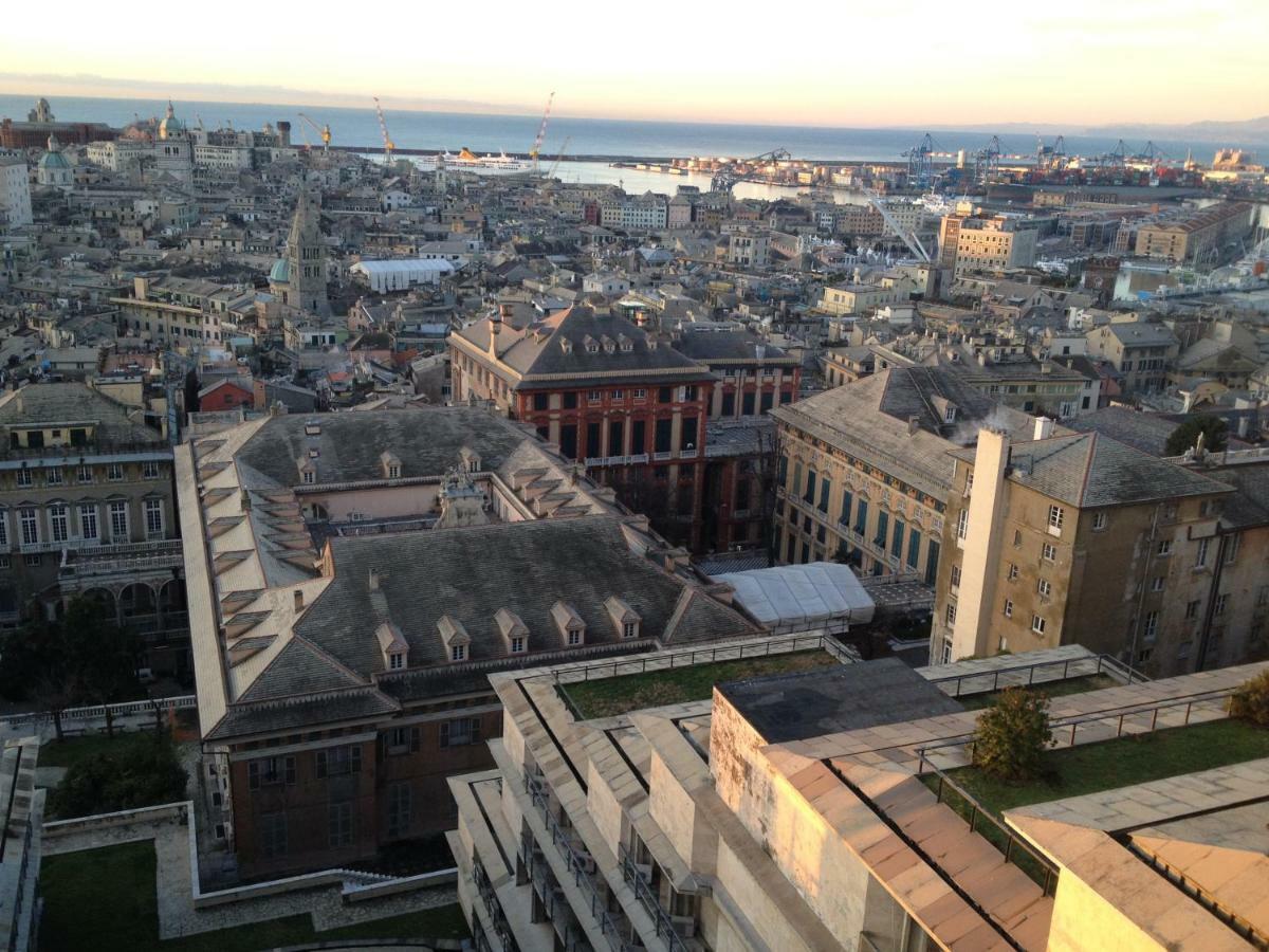 Old Port Apartment 4 Beds Genua Exterior foto